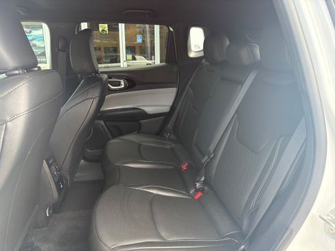 Certified 2025 Jeep Compass Limited w/ Elite Group AWD/4WD image 13