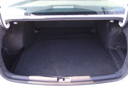 Used 2018 Volkswagen Passat 2.0T R-Line image 13