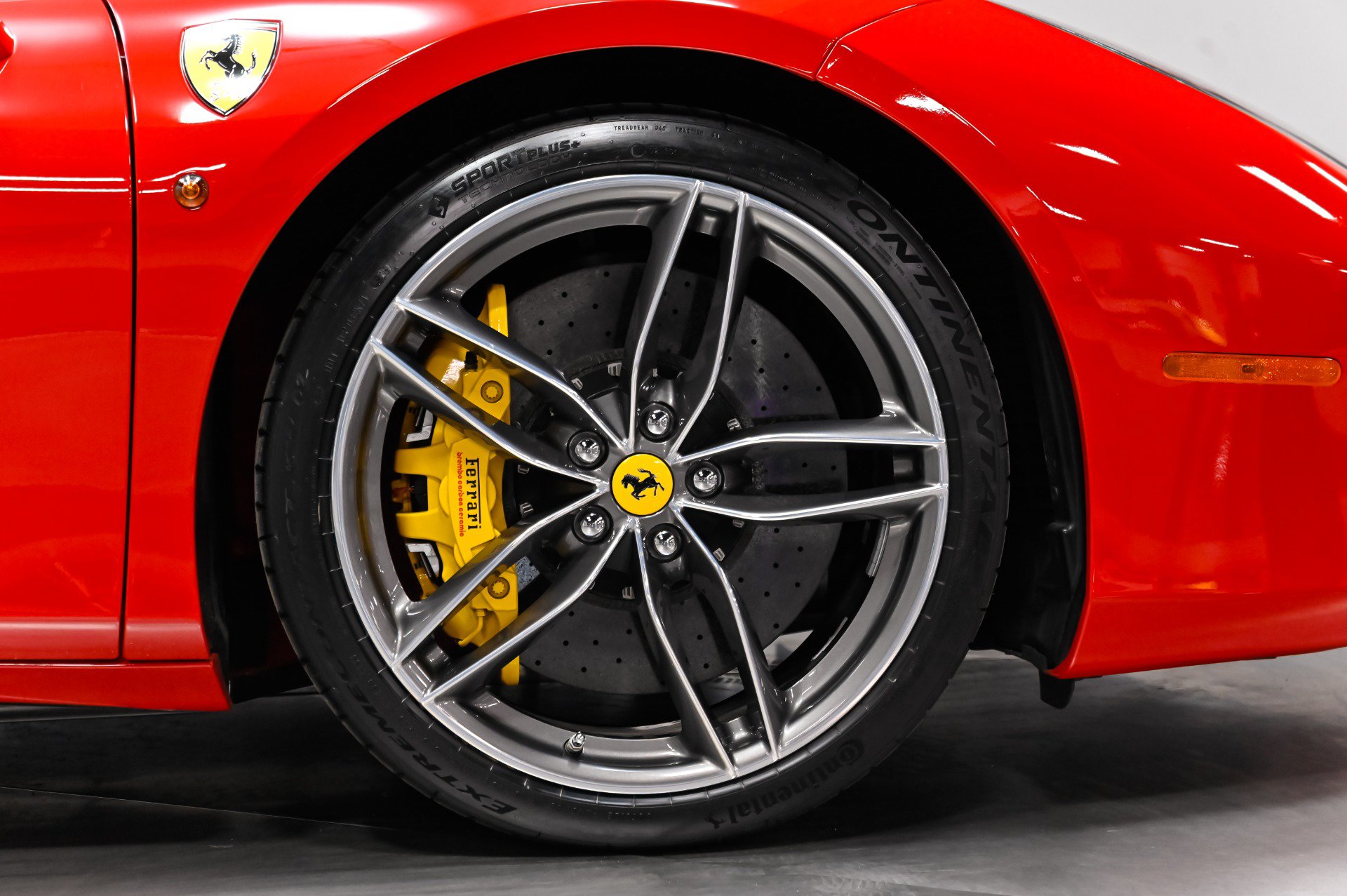 Used 2018 Ferrari 488 GTB RWD image 27