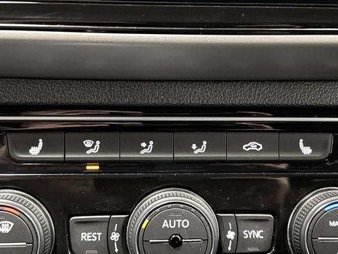 Used 2022 Volkswagen Atlas SE w/ Black Wheel Package image 7