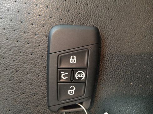 Used 2019 Volkswagen Jetta SE FWD image 32