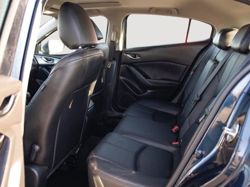 Used 2018 MAZDA MAZDA3 Touring image 12