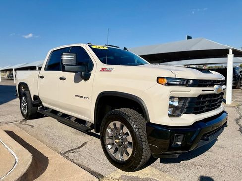 Used 2026 Chevrolet Silverado 2500 Custom w/ Custom Value Package AWD/4WD image 3