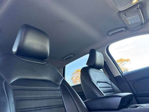 Certified 2024 Ford Edge SEL w/ Convenience Package image 18