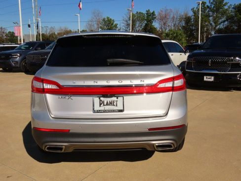 Used 2018 Lincoln MKX Reserve image 11