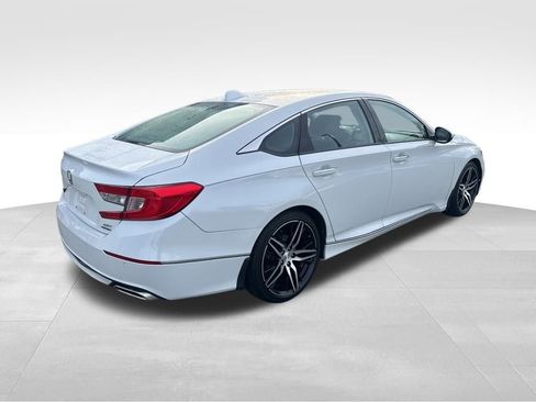 Used 2021 Honda Accord Touring image 5