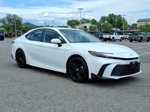 Certified 2025 Toyota Camry SE FWD image 2