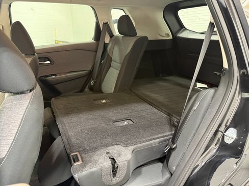 Used 2022 Nissan Rogue SV image 44