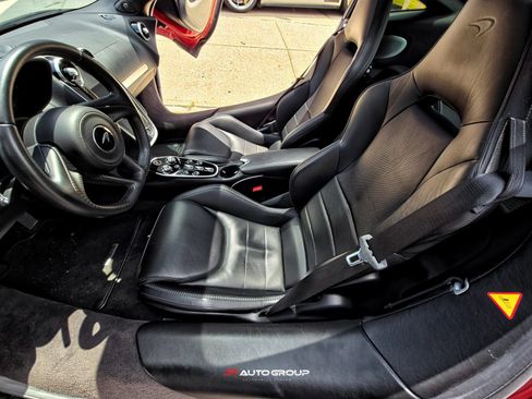 Used 2020 McLaren GT RWD image 43