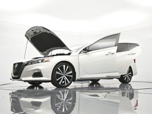 Certified 2021 Nissan Altima 2.0 SR FWD image 49