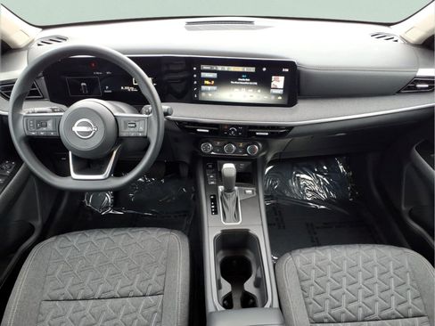 Certified 2025 Nissan Kicks SV FWD image 14