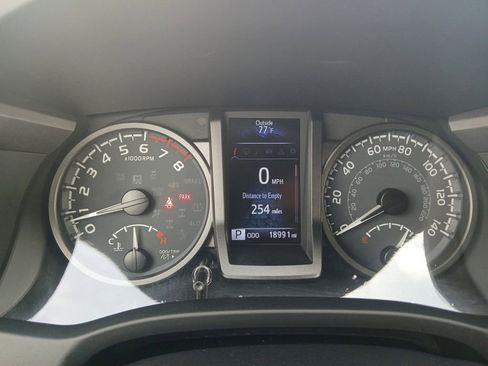 Used 2022 Toyota Tacoma TRD Off-Road w/ TRD Premium Off Road Package image 25