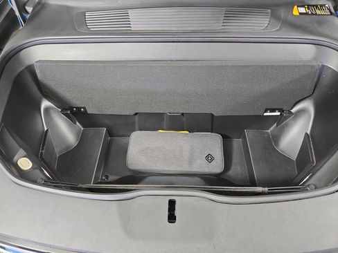 Used 2024 Rivian R1S Adventure AWD/4WD image 14