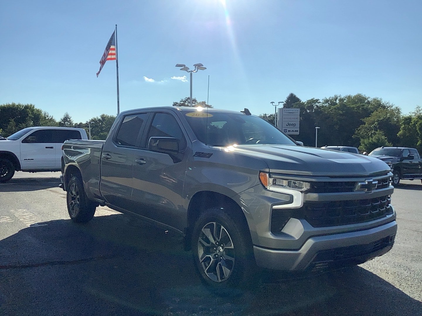 Used 2023 Chevrolet Silverado 1500 RST w/ Convenience Package II AWD/4WD image 3