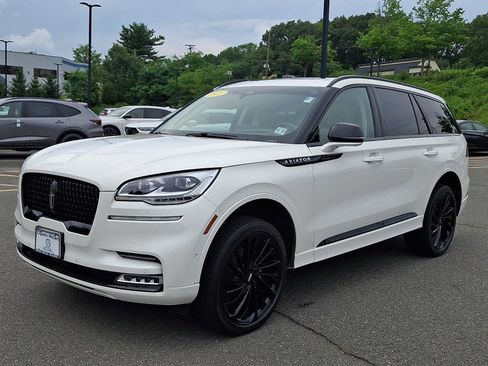 Used 2022 Lincoln Aviator Reserve w/ Equipment Group 201A AWD/4WD image 3