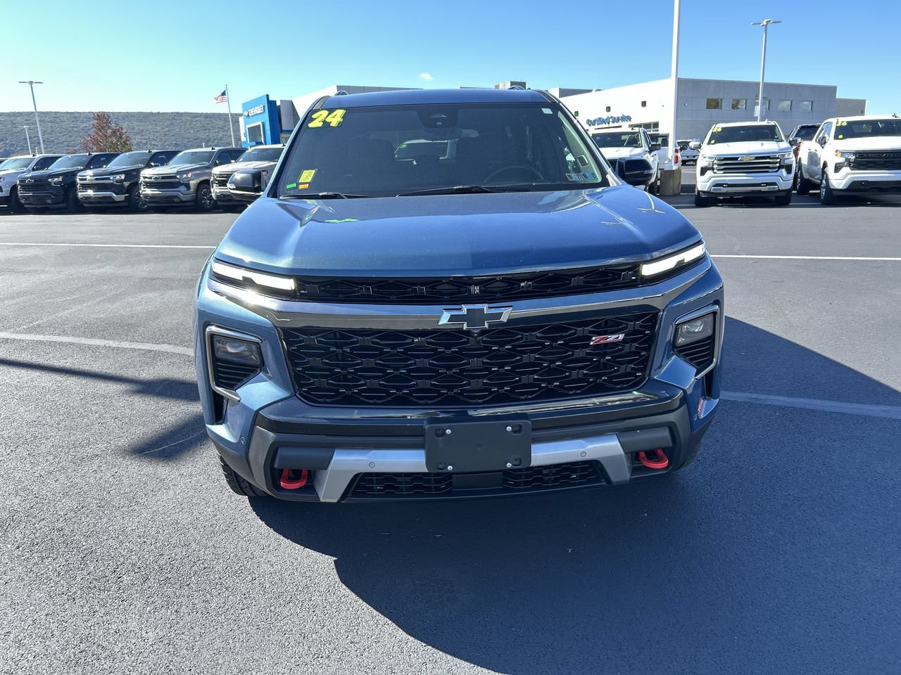 Used 2024 Chevrolet Traverse Z71 w/ Enhanced Driving Package AWD/4WD image 2