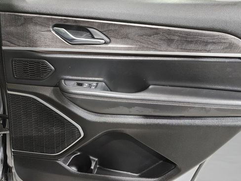 Used 2021 Jeep Grand Cherokee L Limited image 27