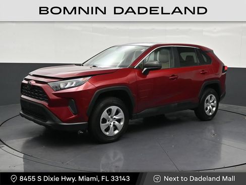 Used 2022 Toyota RAV4 LE FWD image 1
