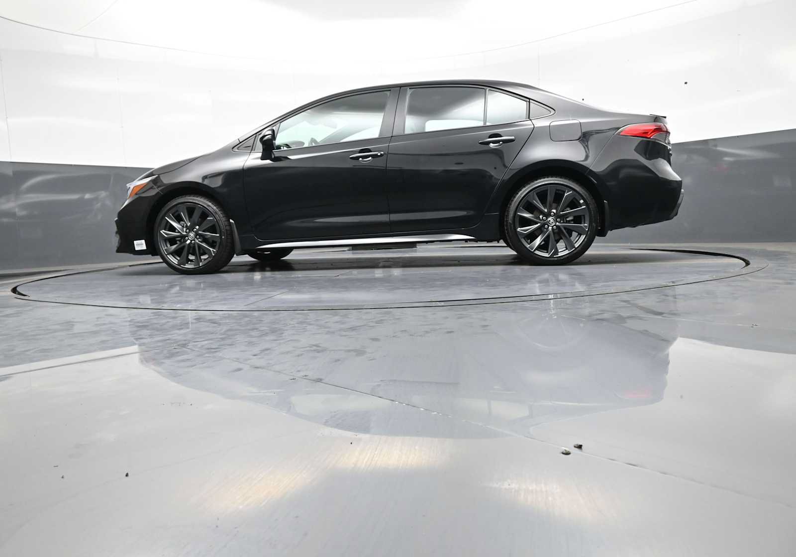 Certified 2025 Toyota Corolla SE w/ Convenience Package FWD image 31