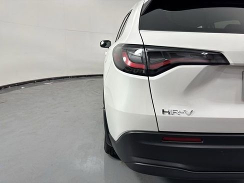 Certified 2026 Honda HR-V LX image 31