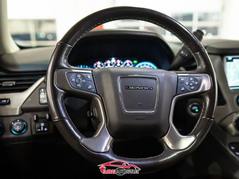 Used 2019 GMC Yukon Denali w/ Denali Ultimate Package image 25