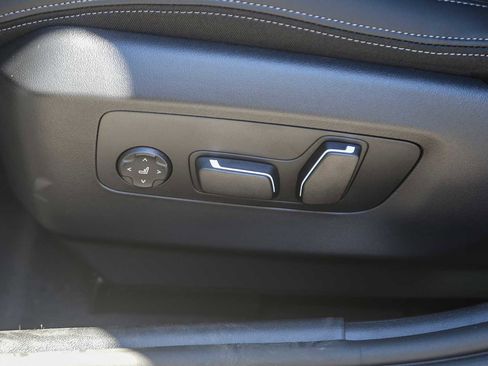 New 2026 BMW 550e xDrive w/ Premium Package image 18