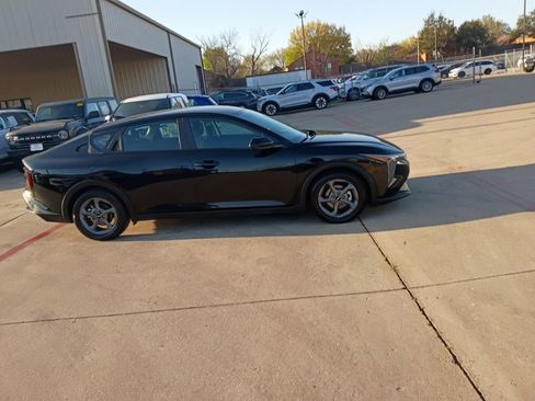 Used 2025 Kia K4 LXS image 4