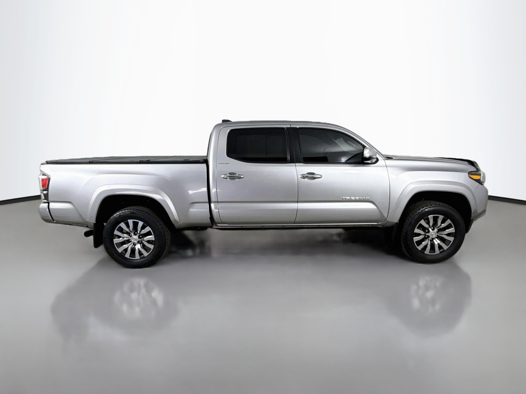 Certified 2021 Toyota Tacoma Limited AWD/4WD image 9
