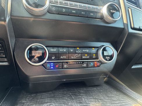 Used 2021 Ford Expedition Limited AWD/4WD image 21