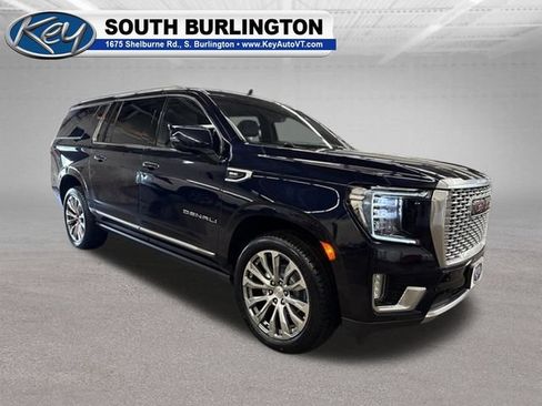 Used 2021 GMC Yukon XL Denali w/ Denali Premium Package AWD/4WD image 9