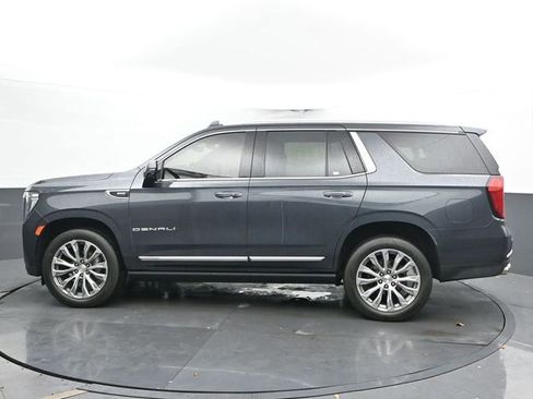 Used 2021 GMC Yukon Denali w/ Denali Premium Package image 7