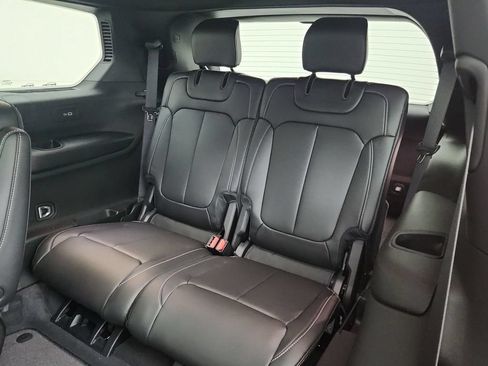 New 2026 Jeep Grand Cherokee L Limited w/ Limited Altitude Package AWD/4WD image 31