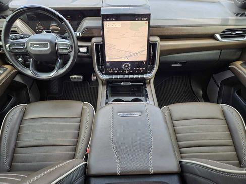 Certified 2025 GMC Yukon Denali Ultimate AWD/4WD image 26
