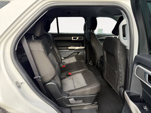 Used 2022 Ford Explorer XLT image 19