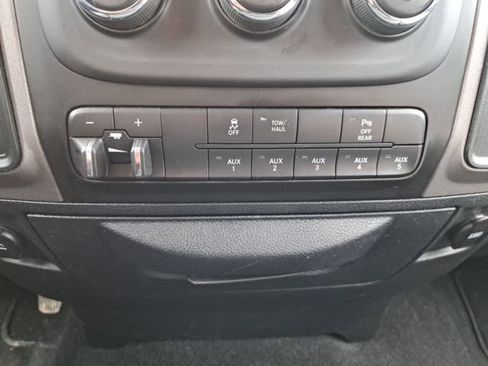 Used 2018 RAM 2500 Tradesman w/ Chrome Appearance Group image 13