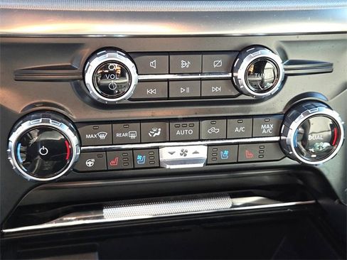 Certified 2024 Ford F150 Lariat w/ FX4 Off-Road Package image 22