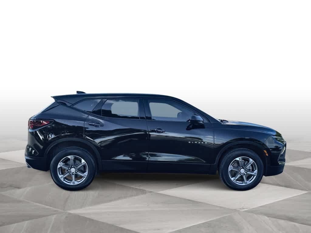 Used 2024 Chevrolet Blazer LT FWD image 9