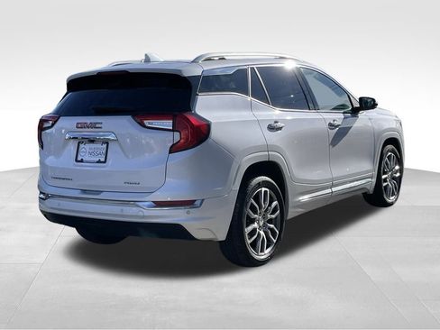 Used 2022 GMC Terrain Denali w/ Denali Premium Package AWD/4WD image 4