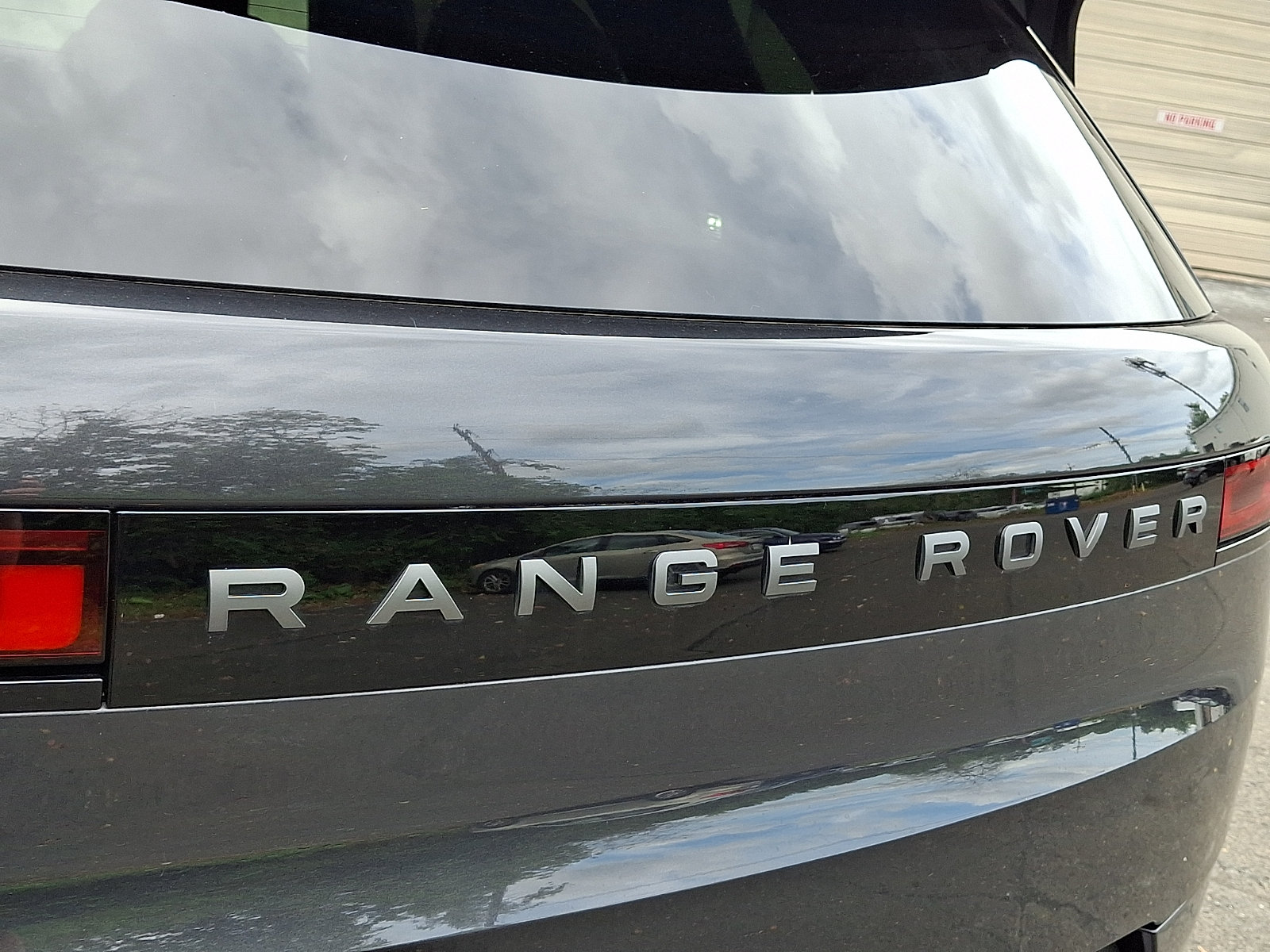 Used 2026 Land Rover Range Rover Sport SE AWD/4WD image 29
