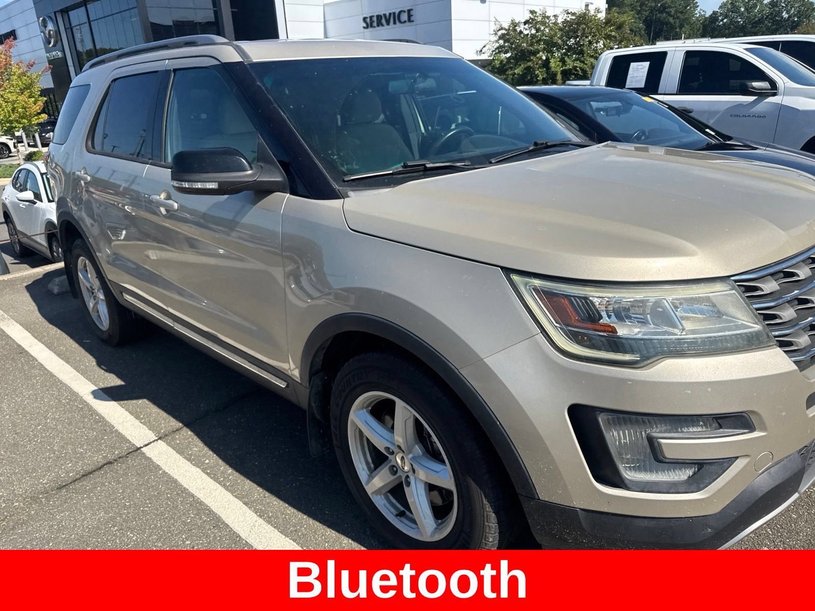 Used 2017 Ford Explorer XLT AWD/4WD image 6