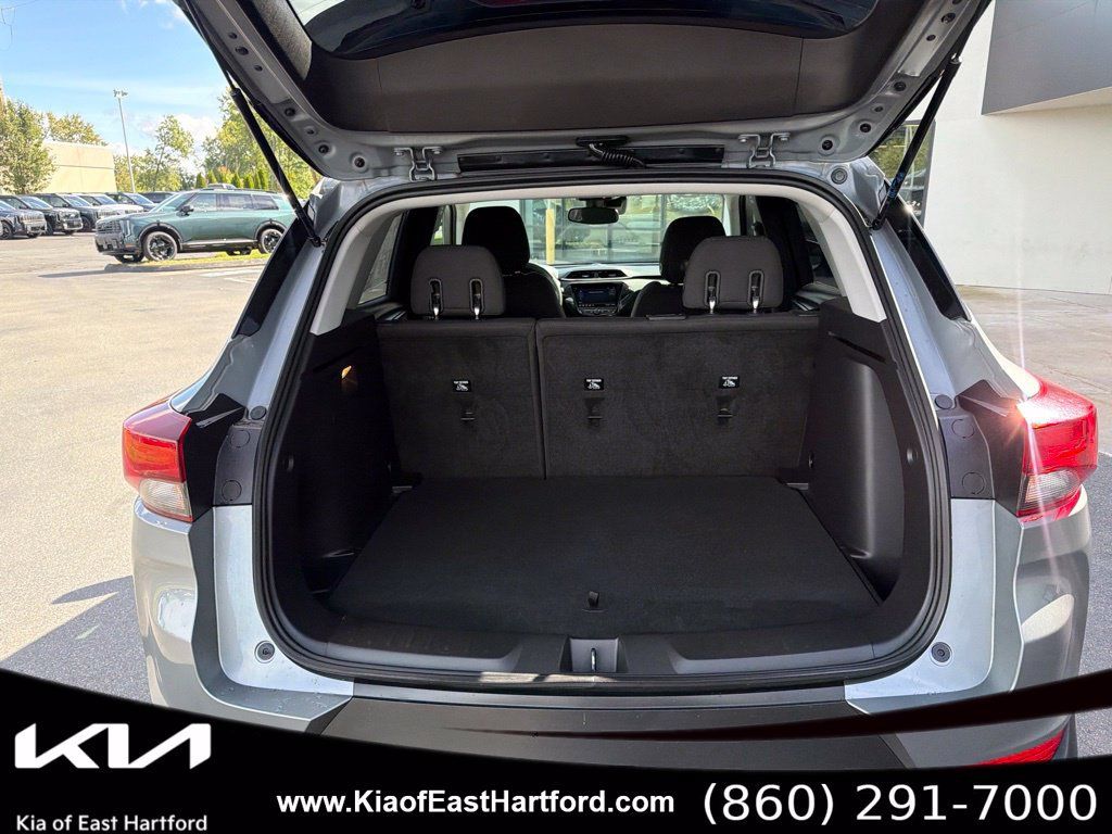 Used 2023 Chevrolet TrailBlazer LT w/ Convenience Package AWD/4WD image 16