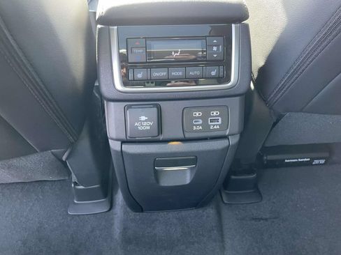 Used 2025 Subaru Ascent Bronze Edition w/ Popular Package #2 AWD/4WD image 14