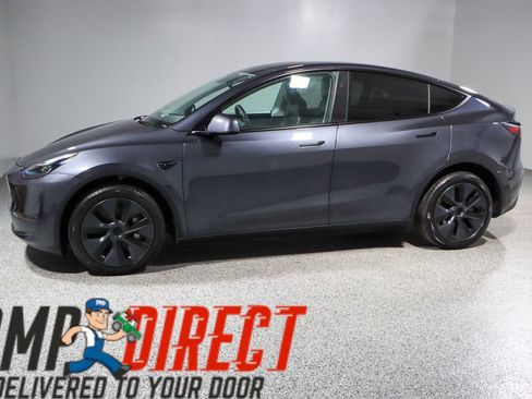Used 2025 Tesla Model Y Long Range image 10