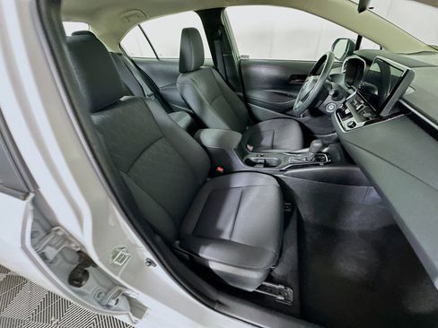 Used 2024 Toyota Corolla LE image 29