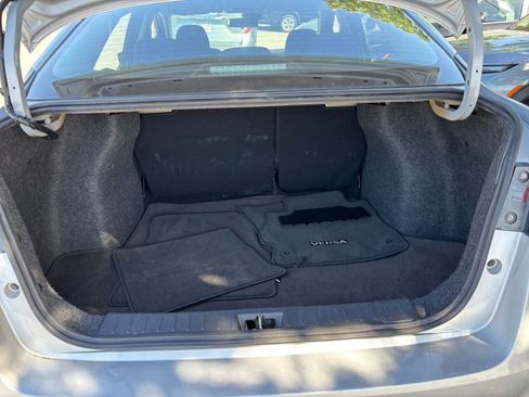 Used 2025 Nissan Versa SV FWD image 30