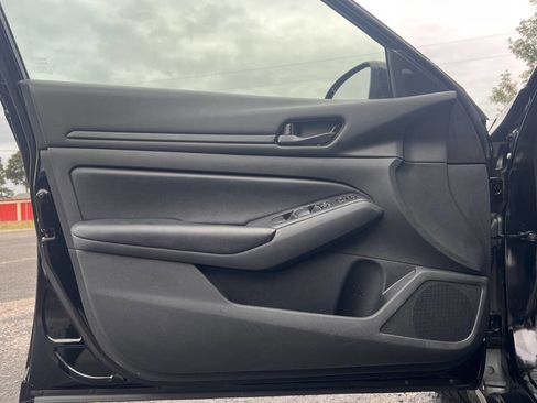 Used 2024 Nissan Altima 2.5 S image 11