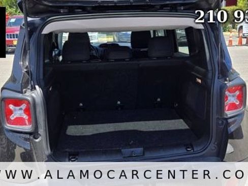 Used 2015 Jeep Renegade Latitude FWD image 25