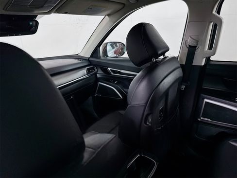 Used 2022 Kia Telluride LX image 18