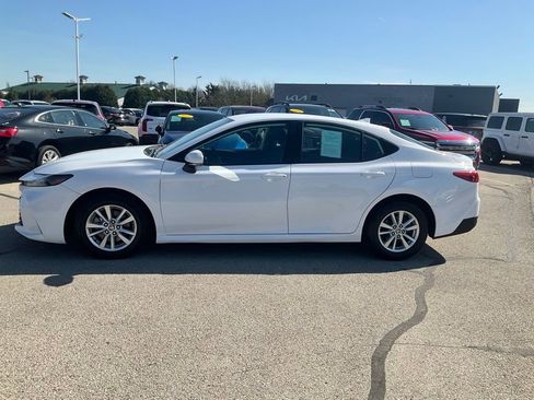 Used 2025 Toyota Camry LE FWD image 3