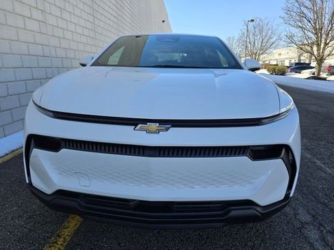 Used 2026 Chevrolet Equinox EV LT image 9